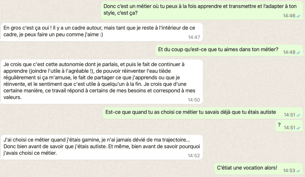 Image d'une conversation entre Plume de Bleuet et Alexia d'Hapyk sur son expérience en tant que femme autiste